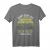 Rasenflüsterer Rasenpflege T-Shirt – Lustiges Platzwart T-Shirt mit Rasenmäher Motiv, perfektes Geschenk für Garten- und Sportplatzfreunde