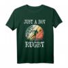 Just A Boy Who Loves Rugby T-Shirt – Lustiges Geschenk für Rugby-Fans, Väter, Opas & Freunde zu Geburtstag, Weihnachten & Co.