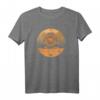 Dune Sandworm Emerging Poster T-Shirt - Offiziell Lizenzierte House Atreides Kleidung für Sci-Fi Fans