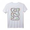 Kleines Kind T-Shirt mit Spielmatte Autorennbahn auf der Rückseite - Perfekt für Geburtstag & besondere Anlässe