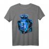 TEAM GAGA Löwe mit Krone und Schwert in Blau – Surrealistisches Fantasy T-Shirt für Sport, Party & Geschenkideen für Familie & Freunde