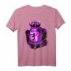 TEAM GAGA Löwe mit Krone und Schwert – Lila Surreal Fantasy T-Shirt für Sport, Party & Geschenkideen