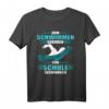 Zum Schwimmen geboren - zur Schule gezwungen - Lustiges Schwimmer T-Shirt für Männer, Frauen und Kinder als Geschenkidee zu Weihnachten oder Geburtstag