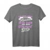 Zur Seite Jungs dieses Mädchen zeigt euch - Schwimmerin T-Shirt, ideales Geschenk für junge Schwimmerinnen zum Geburtstag, Weihnachten oder Verein