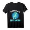 Kinder Offiziell Bestanden Seepferdchen Abzeichen Schwimmabzeichen T-Shirt – Lustiges Geschenk für Jungen und Mädchen, die ihre Schwimmprüfung bestanden haben