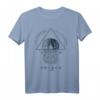Segeln im Abendlicht T-Shirt mit Mondschein-Design – Klassisch geschnitten, perfekt für Segel- und Wassersportliebhaber