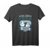Das Leben ist besser auf Ski - Lustiges Skifahrer T-Shirt für Wintersportler, perfekt als Geschenk zu Weihnachten und im Winter
