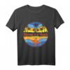 Karma is a Beach | Vintage Surfer und Strand Urlaub T-Shirt – Perfektes Geschenk für Sommer, Surfer & Meerliebhaber