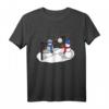 Schneemänner spielen Volleyball T-Shirt - Perfektes Weihnachts- und Geburtstagsgeschenk für Snowvolley-, Beachvolleyball- und Wintersport-Fans
