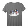 Schneemänner spielen Volleyball T-Shirt - Perfektes Weihnachts- und Geburtstagsgeschenk für Snowvolley-, Beachvolleyball- und Wintersport-Fans