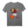 Dabbing Mops Serbien Basketball Fans T-Shirt – Stolzes serbisches Sportoutfit für Fans und Basketballliebhaber
