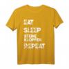 Steinmetz T-Shirt Geschenk mit Spruch 'Eat Sleep Steine Klopfen Repeat' - Lustiges Handwerker T-Shirt für Steinmetze & Steinbildhauer