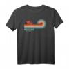 Nazare Portugal Surfen T-Shirt | Retro Surf Design mit Sonnenuntergang & Big Wave Motiv – Perfektes Geschenk für Surfer & Strandurlauber