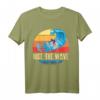 Ride the Wave | Surfer Design T-Shirt – Coole Geschenkidee für Wassersportler und Strandliebhaber