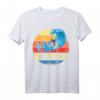 Ride the Wave | Surfer Design T-Shirt – Coole Geschenkidee für Wassersportler und Strandliebhaber