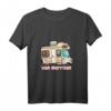Ein Van namens Morrison. Kultiges Vintage Surfer Van T-Shirt - Klassisch geschnitten, doppelt genähter Saum