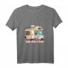 Ein Van namens Morrison. Kultiges Vintage Surfer Van T-Shirt - Klassisch geschnitten, doppelt genähter Saum