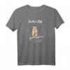 Lustiges Erdmännchen surft Surfboard Wassersport T-Shirt – Cooles Geschenk für Surfer, Wellenreiter & Wassersportfans