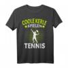 Lustiges Tennis T-Shirt für Tennisspieler – Coole Sprüche für Damen, Herren, Kinder & Senioren zum Vatertag, Muttertag, Geburtstag oder Tennisturnier