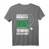 Herren Unterschätze niemals den Mann mit Tennisschläger - Lustiges Tennis T-Shirt für Trainer, Großväter & Tennisfans