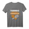 Lustiges Tennis und Bier T-Shirt – Witziges Tennisspieler Motiv als Geschenk für Tennisfans und Sportliebhaber