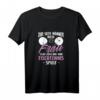 Frau Zeigt Tischtennis Tischtennisspielerin Ping Pong T-Shirt - Lustiges Geschenk für Damen beim Turnier