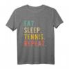 Eat Sleep Tennis Repeat T-Shirt - Lustiges Retro Vintage Tennis Shirt für Fans, Spieler und Trainer mit Humor
