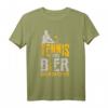 Tennis und Bier Darum Bin Ich Hier T-Shirt – Lustiges Tennis Spruchshirt für Tennisspieler, Trainer & Mannschaften