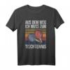 Aus Dem Weg Ich Muss Zum Tischtennis T-Shirt – Lustiges Sportshirt für Tischtennisspieler mit Spruch, klassisch geschnitten