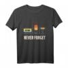 Never Forget Video Floppy Disc & Kassette Retro T-Shirt – Nostalgisches Technik-Design für Vintage-Liebhaber & Geschenkideen