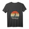 Damen Stand Up Paddling SUP T-Shirt mit V-Ausschnitt - Vintage Wassersportshirt für Hund und Wasserabenteuer