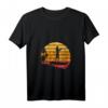 Sunset Stand Up Paddle Board T-Shirt für Frauen - Wassersport & Surferinnen Mode mit V-Ausschnitt, Vintage Sonnenuntergang Design