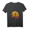Sunset Stand Up Paddle Board T-Shirt für Frauen - Wassersport & Surferinnen Mode mit V-Ausschnitt, Vintage Sonnenuntergang Design